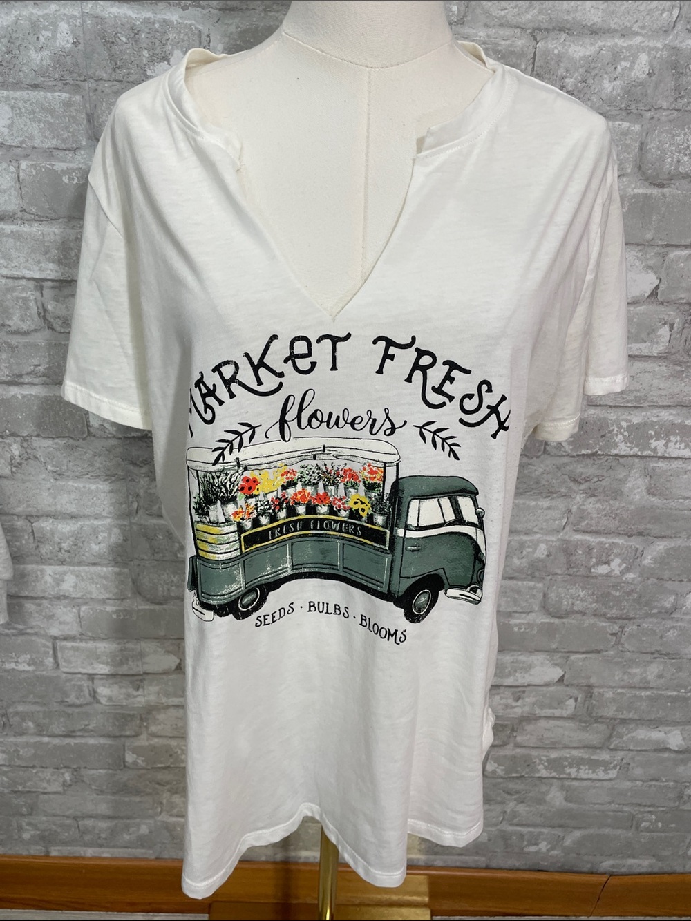 Maurices White Market Fresh Flowers Tee